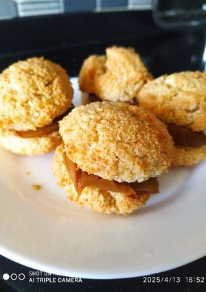 Una foto de Alfajor de coco y galletas de coco