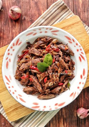 Foto resep Tongkol Suwir Kecap, bumbu iris