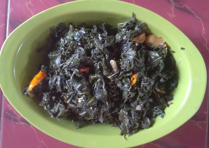 Bagaimana cara buat Tumis Daun Ubi Terasi dijamin nagih banget