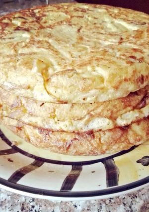 A picture of Spanish omelette /tortilla.