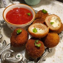 A picture of Chicken Cheese Balls.