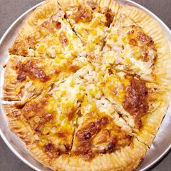 A picture of Ground Pork with Corn Pizza.