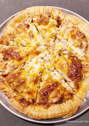 A picture of Ground Pork with Corn Pizza.