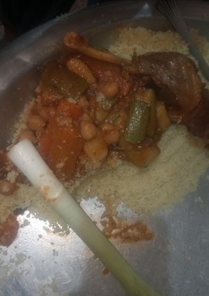صورة لوصفة طعام بالدجاج بمرڨ احمر وحار
