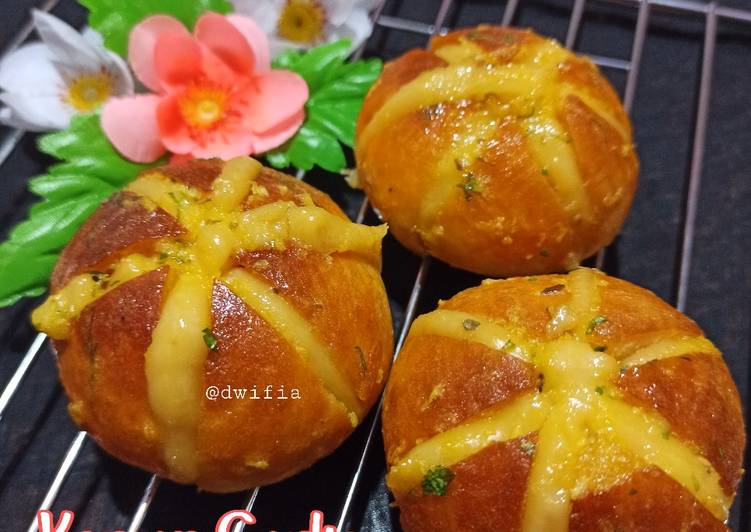 Korean Garlic Cheese Bread 🍞