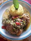 Pollo escabechado con arvejas acompañado con arroz amarillo 😃