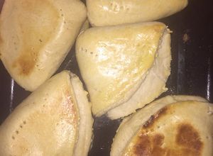 Una foto de Dobladitas rellenas con queso 🧀 y sin queso