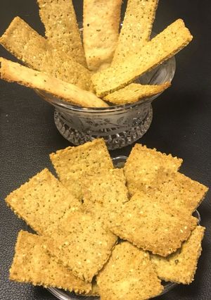 A picture of Multigrain Masala/Savoury Crackers Without Oven.
