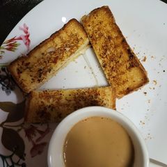 A picture of 10 min garlic bread.