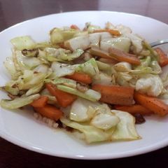 A picture of Crispy Cabbage salad.