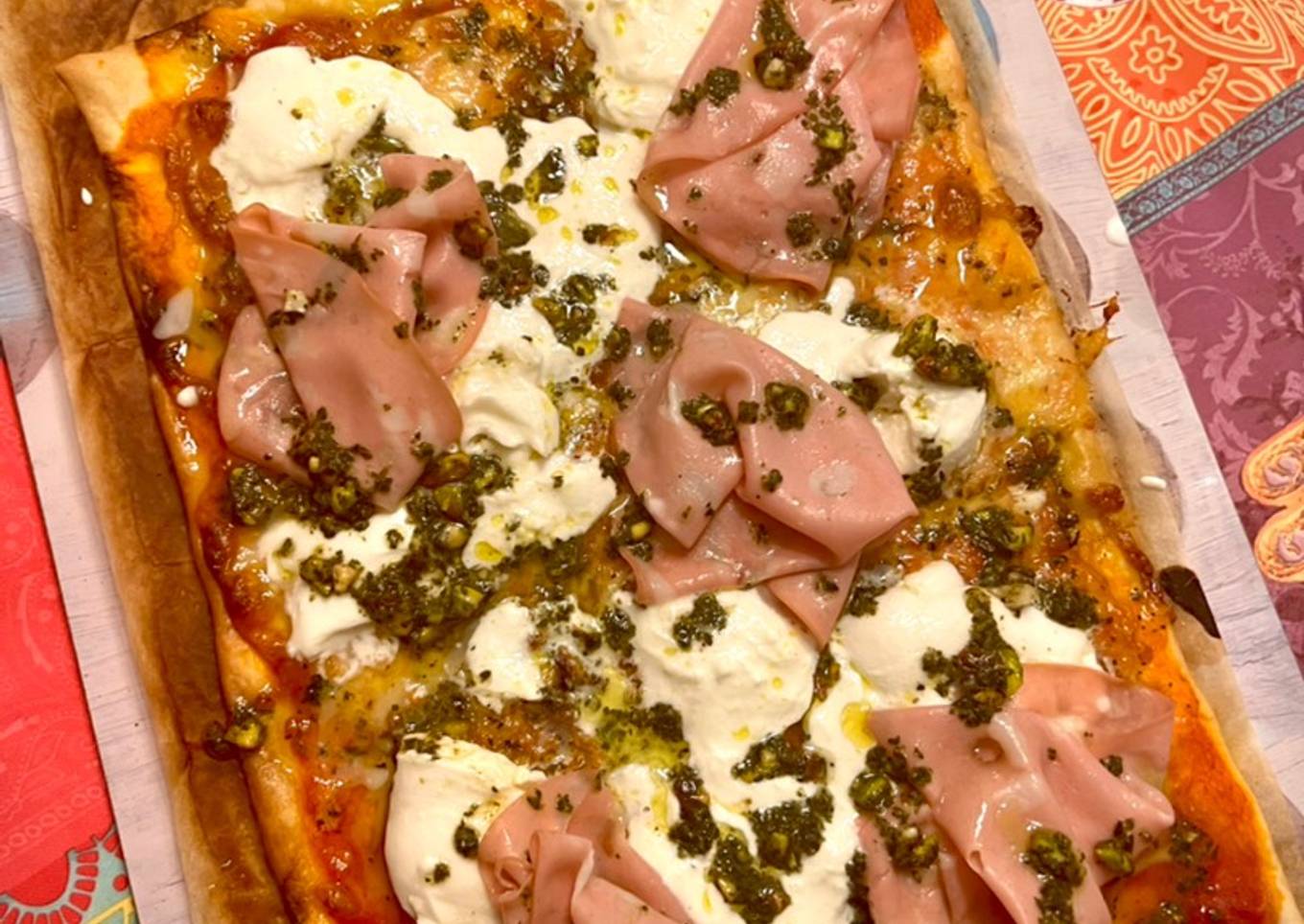 Pizza Mortadella y Burrata