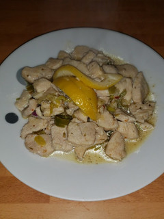 Una foto de Pollo al jengibre y limón