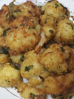 Una foto de Fritos de coliflor estilo India (Gobi Pakoras)