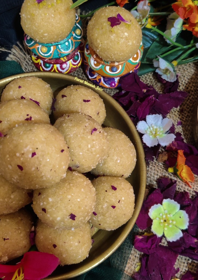 तिल मावा लड्डू (til mawa laddu recipe in Hindi) रेसिपी मुख्य फोटो