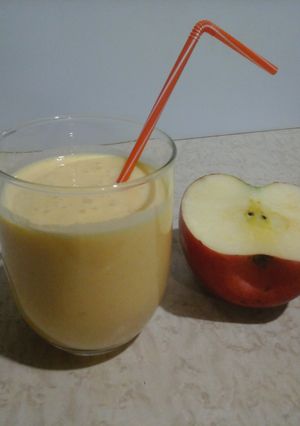 Una foto de Batido de caqui persimon con manzana