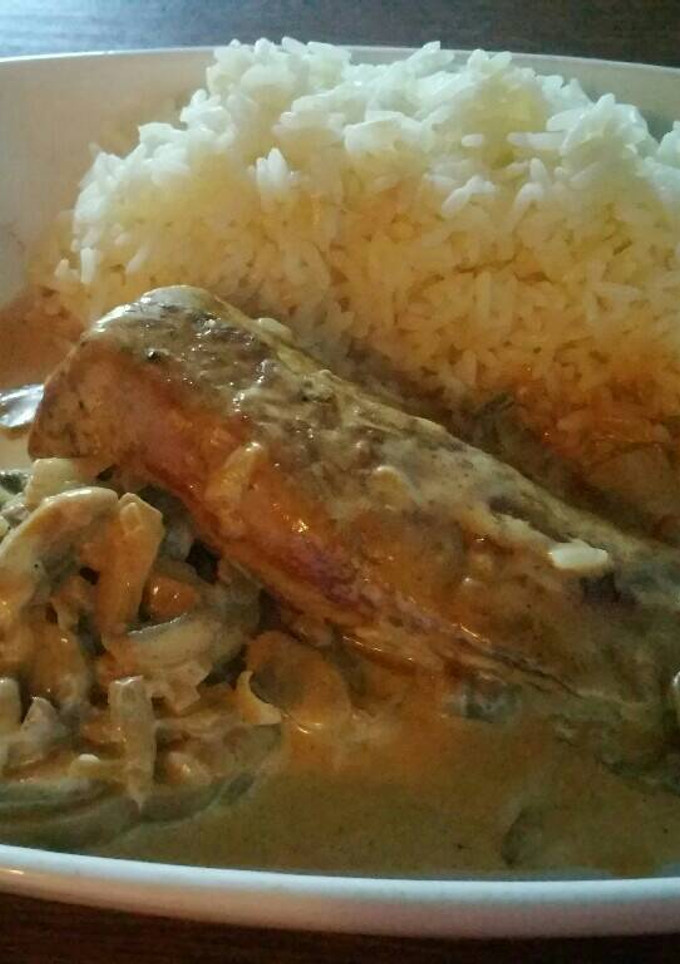 A picture of Beef Stroganoff.