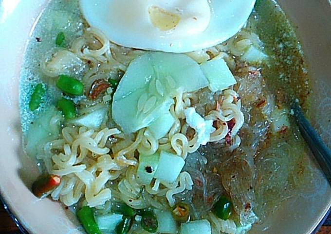 Bagaimana cara memasak Indomie kuah soun pedas  lezat