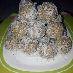 A picture of Rawa Coconut Gud Laddoos.