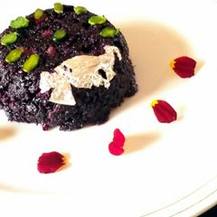A picture of Kali gajar ka halwa.