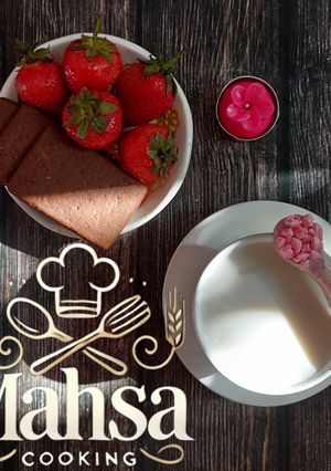 عکسی از دستور قاشق شکلات توت فرنگی
