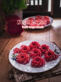 Gambar Kuih lapis buah naga merah