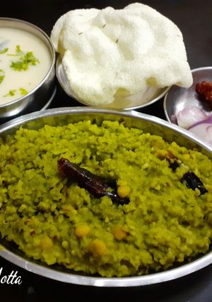 A picture of Mix Dal Palak Khichdi.