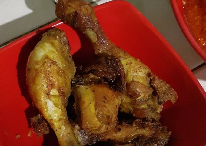 Cara Gampang Membuat Ayam goreng bumbu kuning yang Menggugah Selera