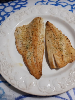 Una foto de 63. Filetes de dorada a la plancha