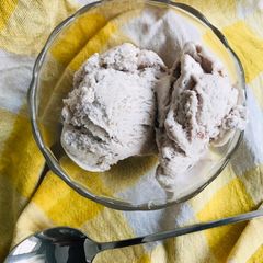 A picture of Jam Ice cream.