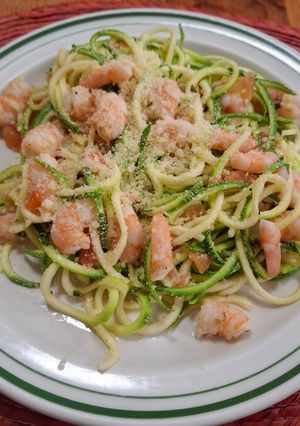 Una foto de Espagueti de calabacitas con camarones