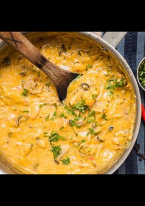 A picture of Coconut chicken curry.
