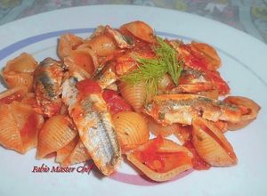 Foto di Conchiglie con Alici Freschi e Pomodorini Freschi