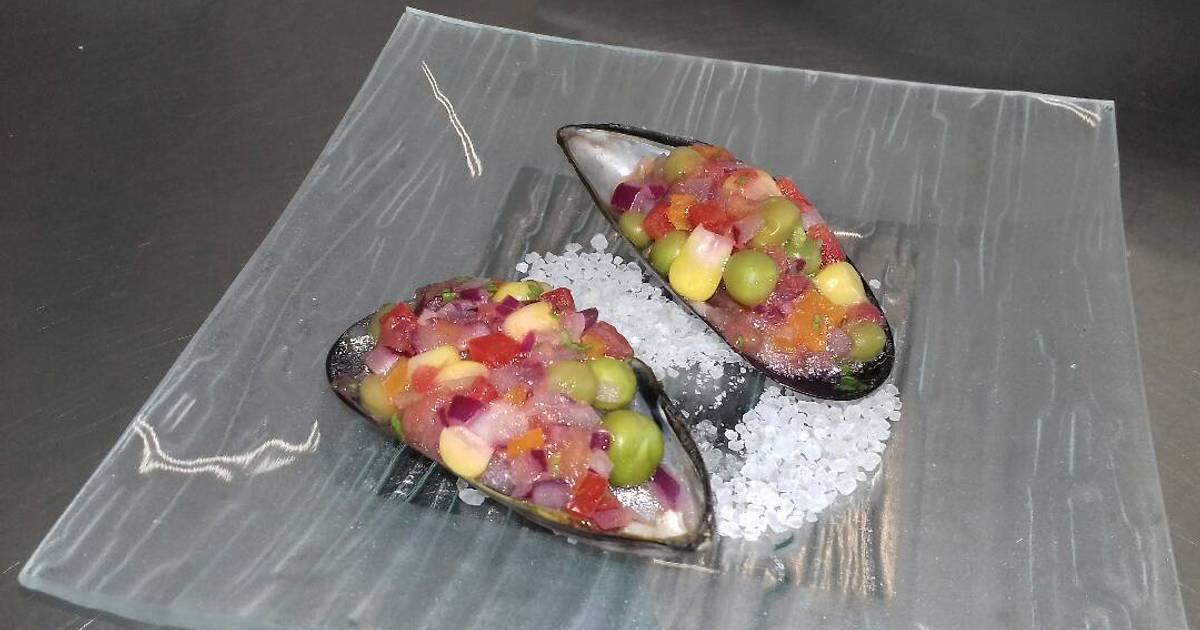 Choritos a la chalaca Receta de Francisco Romero Puas Cookpad