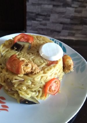 A picture of Buttered seafood noodles.