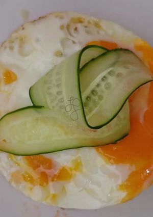 A picture of Eggs With Onion And Cheese Burger.