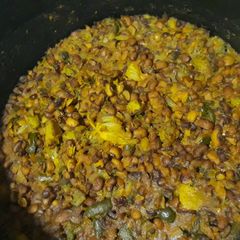 A picture of Porriage brown beans.