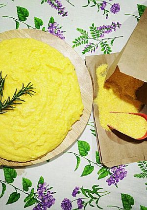 Hình của món La Polenta (bánh đúc bắp).