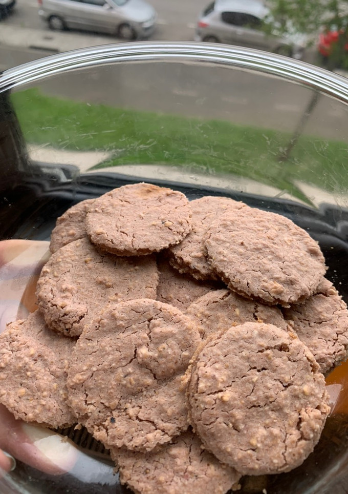 Una foto de Galletas de fresa, miel y avena