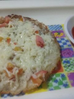 रवा चीज़ उत्तपम (rava cheese uttapam recipe in Hindi) रेसिपी मुख्य फोटो