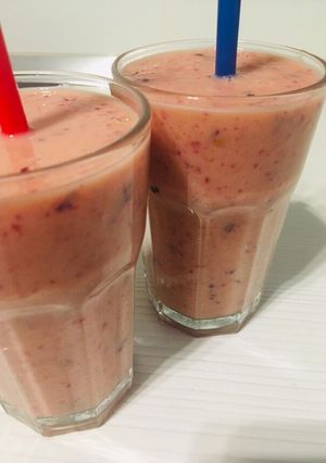 Gyümi turmix (szilva, sárgadinnye, banán, őszibarack) recept fotója