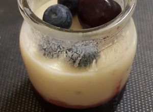 Una foto de Panacotta con Frutos Rojos
