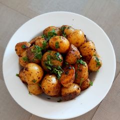 A picture of Roasted Potatoes.