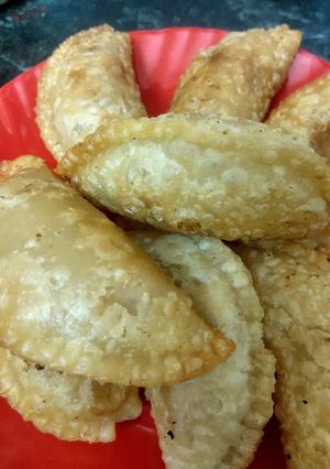 A picture of Gujiya.
