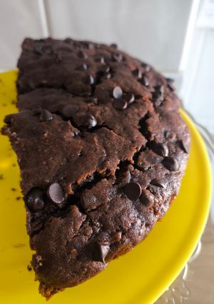 Una foto de Bizcocho húmedo de chocolate y calabacín