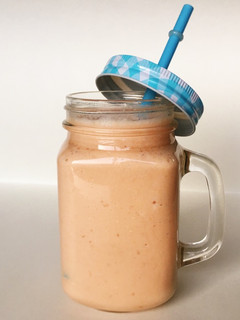 Una foto de Batido de papaya y galleta