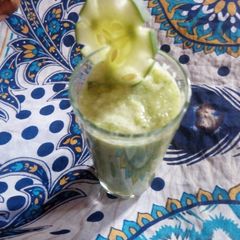 A picture of Cucumber and ginger smoothie.