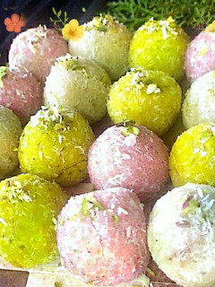 લાડુ (Ladoo Recipe in Gujarati) રેસીપી મુખ્ય ફોટો