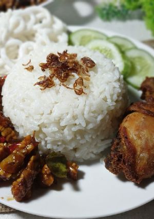 Foto resep Nasi Uduk Magic Com