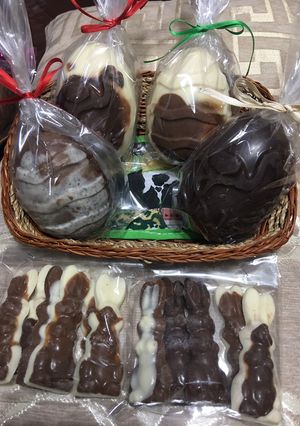 Una foto de Huevos y figuras de Pascua