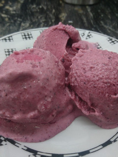 Una foto de Helado de frutos rojos 🍦